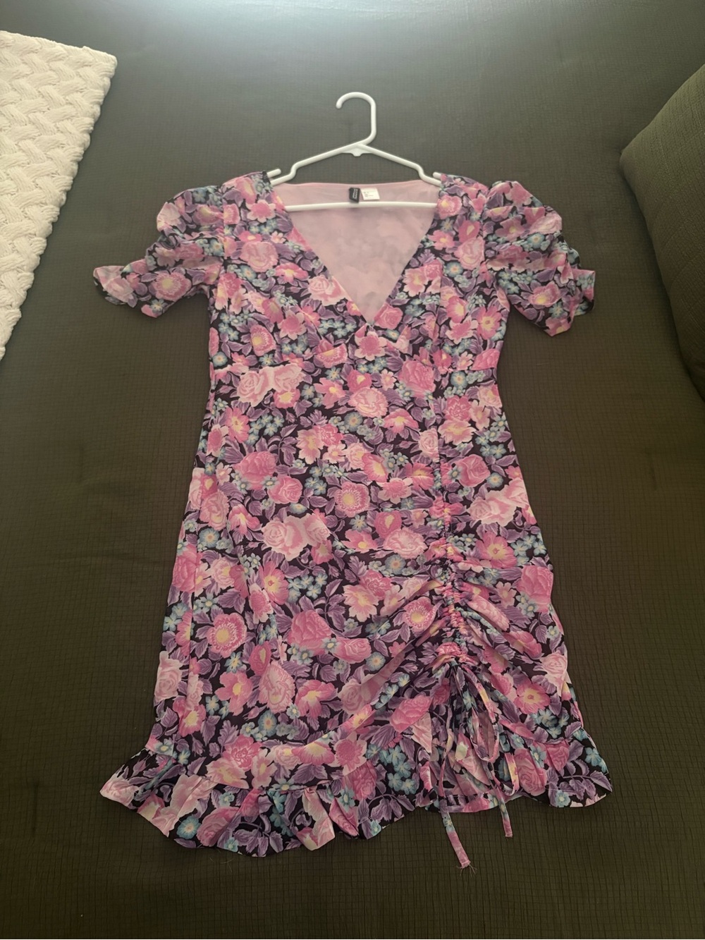 H&M Purple Floral Pink Ruched V-Neck Dress